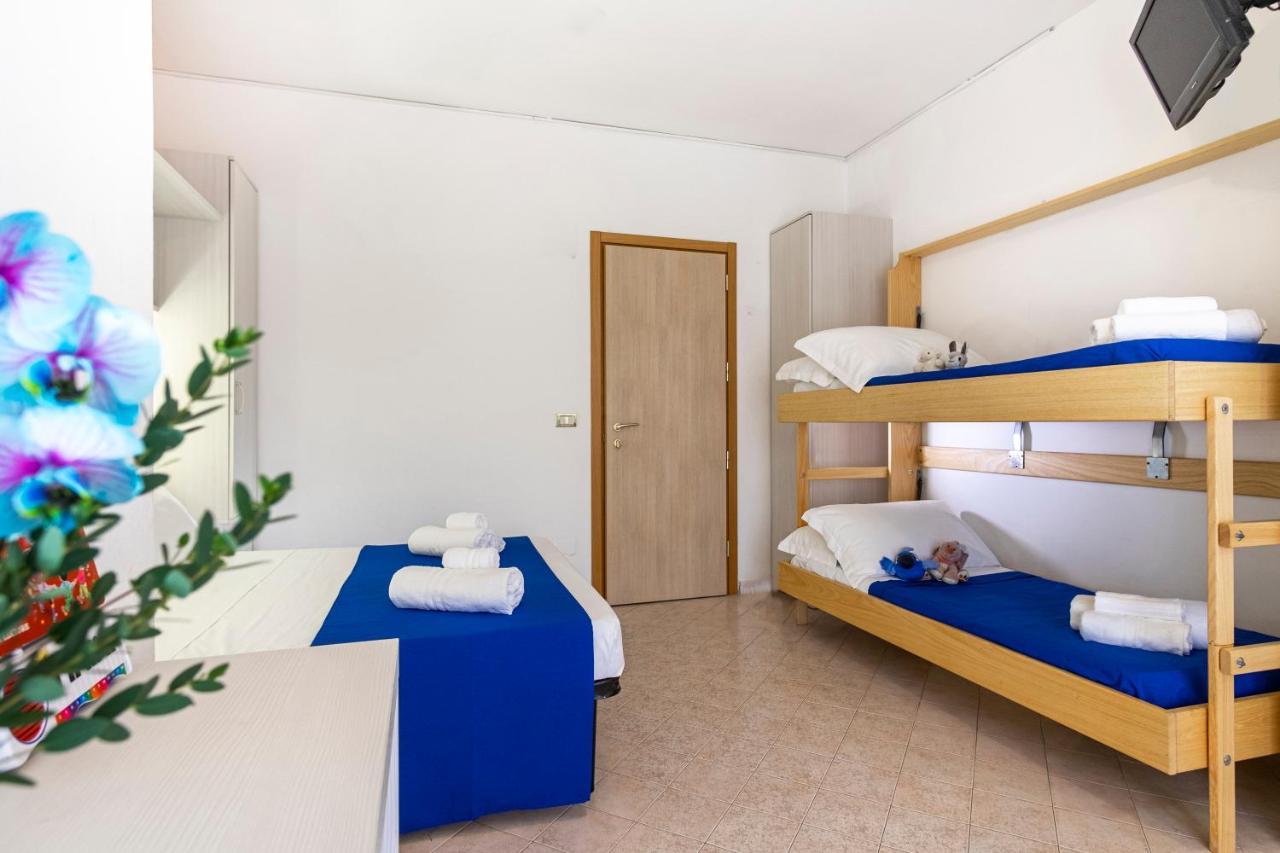Hotel Tre Rose Riccione Buitenkant foto