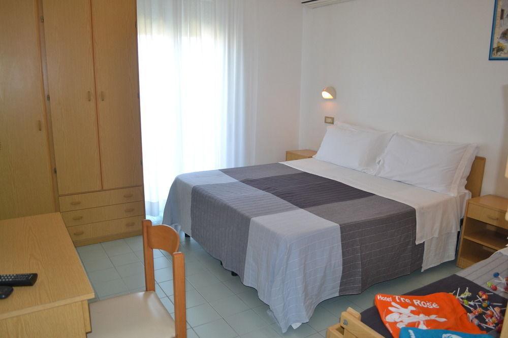 Hotel Tre Rose Riccione Buitenkant foto
