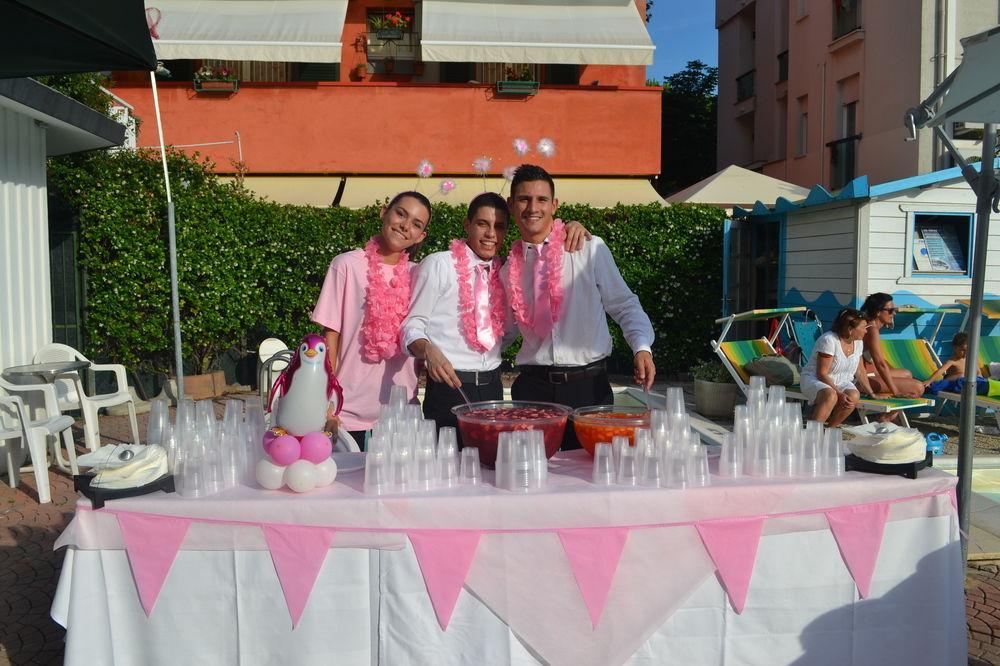 Hotel Tre Rose Riccione Buitenkant foto