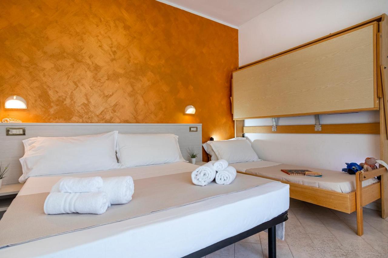 Hotel Tre Rose Riccione Buitenkant foto